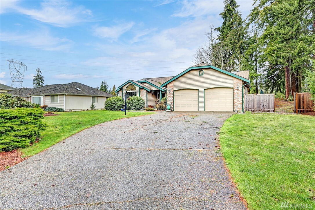 Property Photo: 12725 114th St E WA 98374