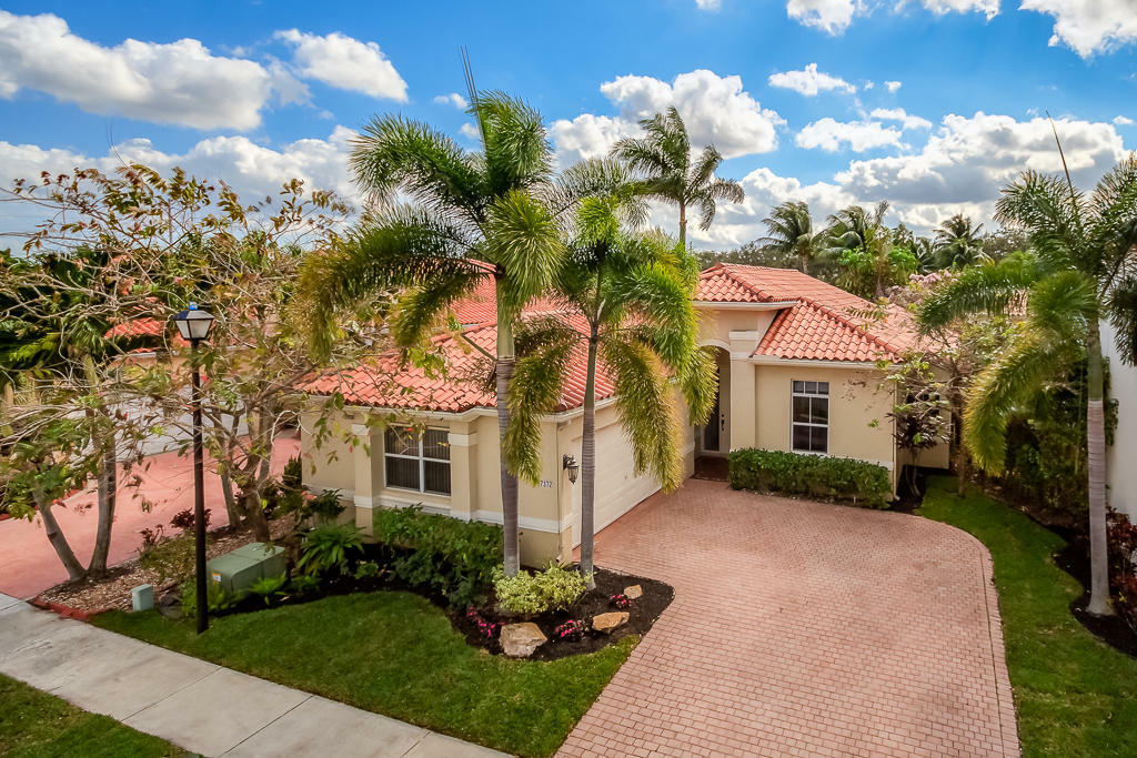 Property Photo:  7372 Zurich Circle  FL 33467 