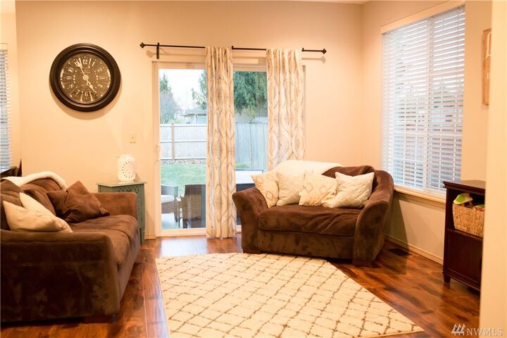 Property Photo:  315 9th St NW  WA 98371