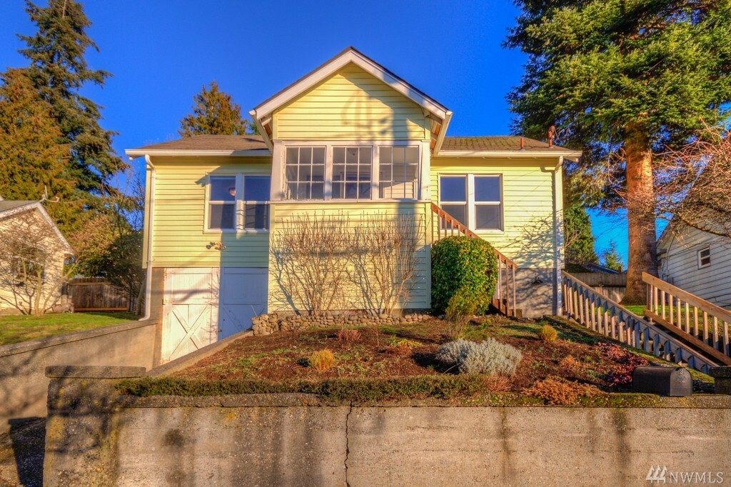 Property Photo:  9444 14th Ave SW  WA 98106 