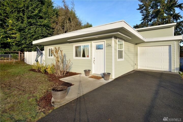 146 S 112th St  Seattle WA 98168 photo