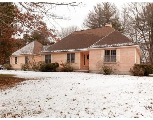 Property Photo:  4 Shady Brook Ln  MA 02048 