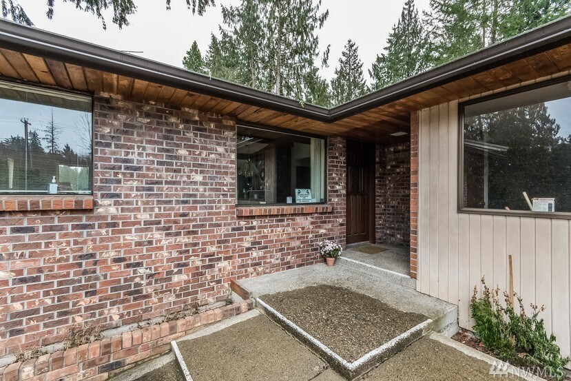 Property Photo: 31252 W Lake Morton Dr SE WA 98042