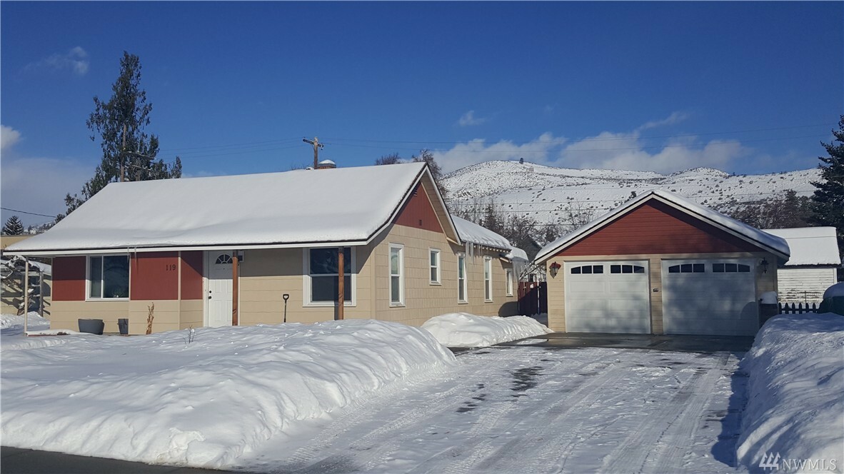 119 E Chelan Ave  Chelan WA 98816 photo