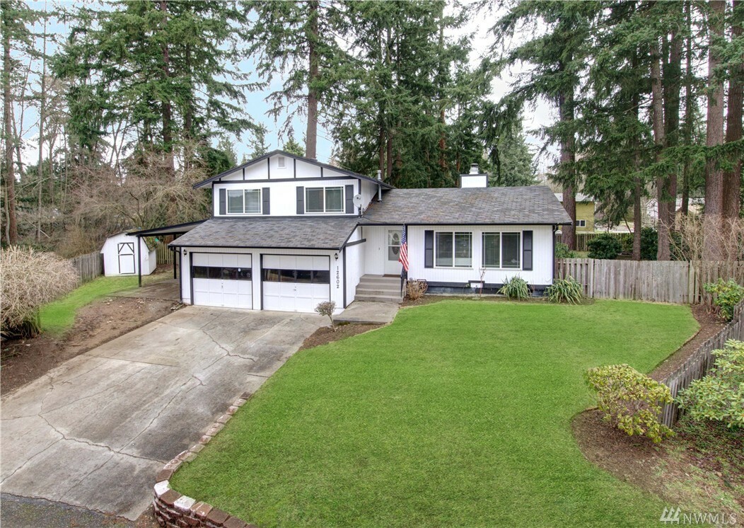 Property Photo:  12602 215th Avenue Ct E  WA 98391 