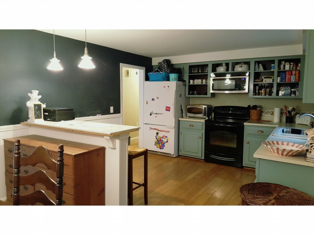Property Photo: 18 Mayflower Drive NH 03053