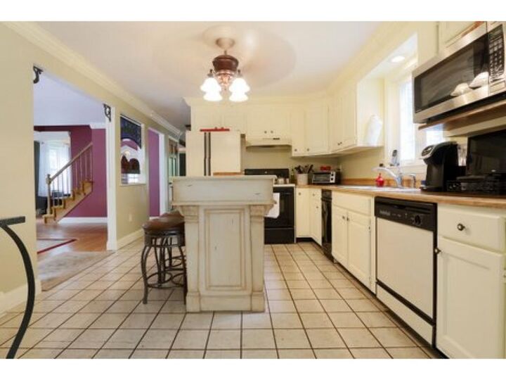 Property Photo:  23 Lilak Drive  NH 03032 