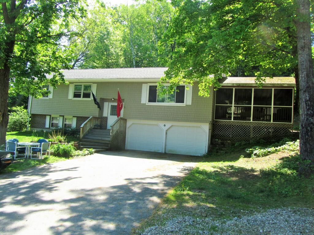 Property Photo:  6 Tucker Brook Road  NH 03055 