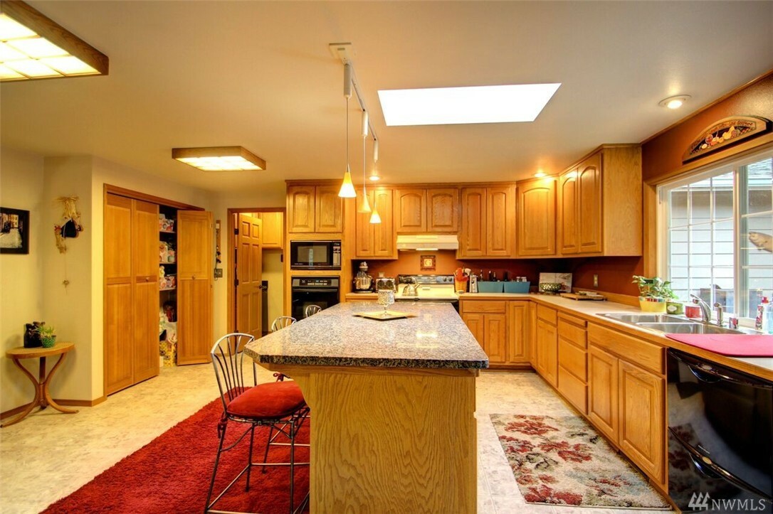 Property Photo: 8844 Birch Lane WA 98284