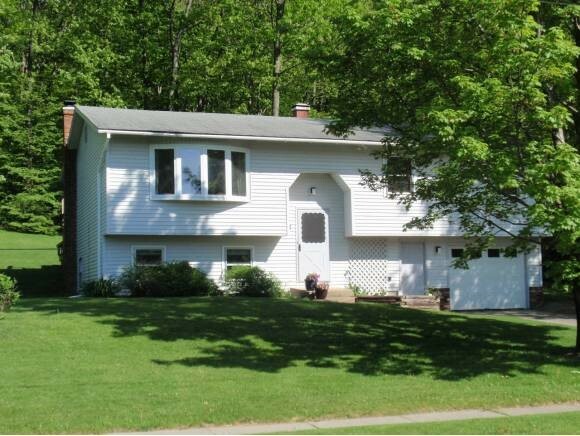 Property Photo:  17 Jackson Heights  VT 05452 