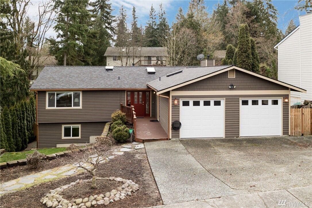 Property Photo:  8713 NE 144th St  WA 98034 