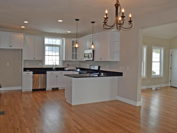 Property Photo:  13 Bellflower Hollow  NH 03053 