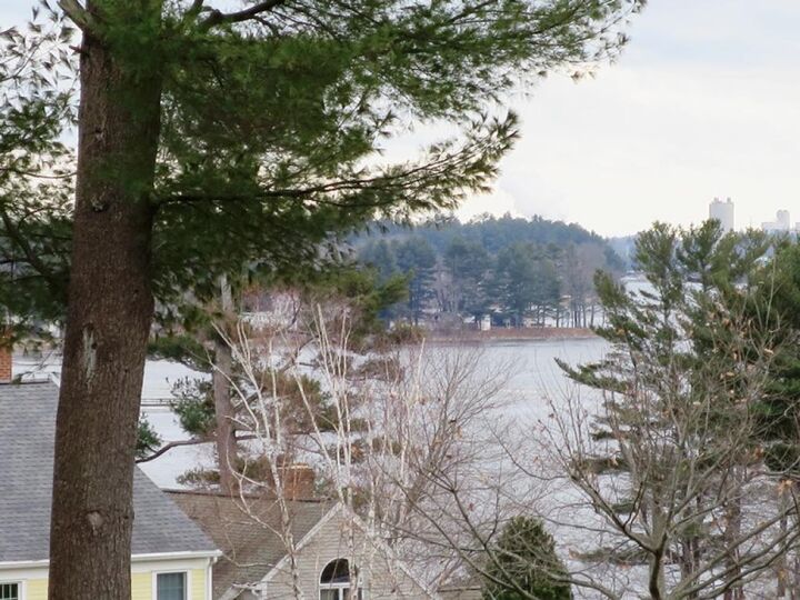 Property Photo:  10 Landing Way  NH 03820 