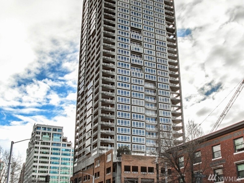 Property Photo: 2125 1st Ave 1206 WA 98121