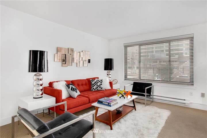 Property Photo:  1105 Spring Street 303  WA 98104 