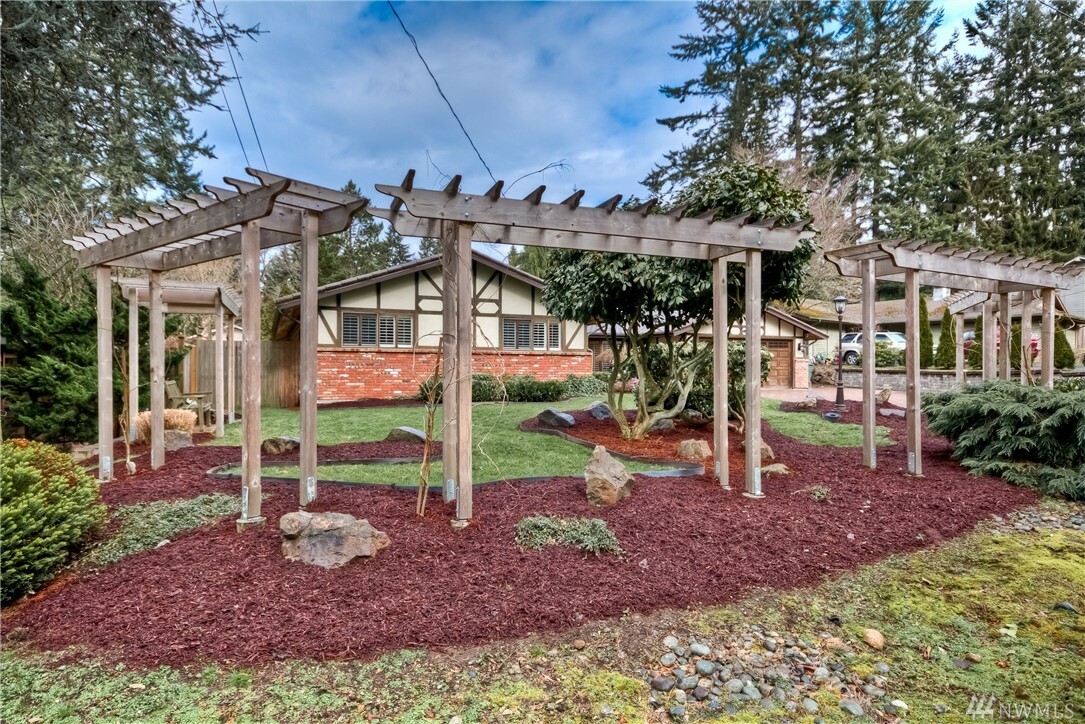 Property Photo:  10717 229th Place SW  WA 98020 