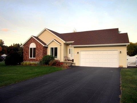 237 Long Meadow Lane  Rotterdam NY 12306 photo