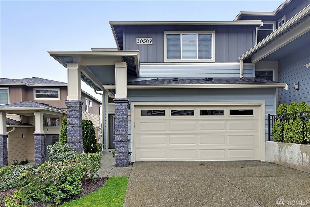 Property Photo:  20509 93rd Place S 1  WA 98031 