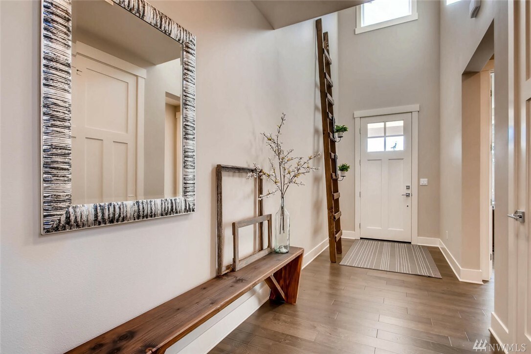 Property Photo: 1021 2nd Ave S WA 98020