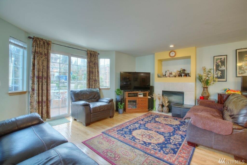 Property Photo: 3004 S Charlestown St WA 98144