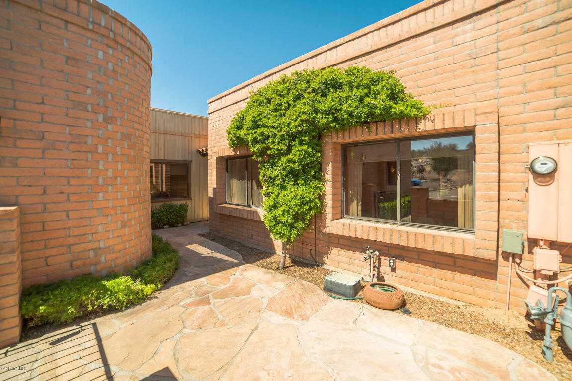 Property Photo:  1896 W Misty Hollow Lane  AZ 85704 