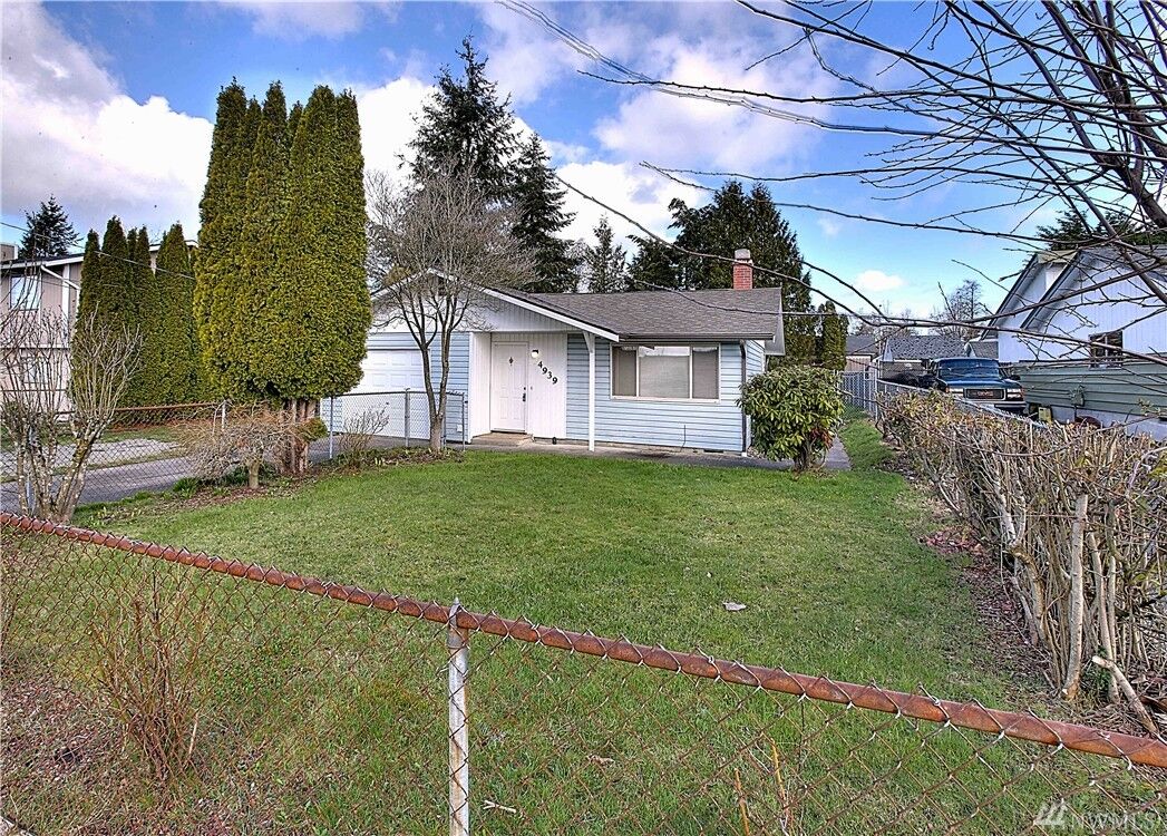 Property Photo: 4939 32nd St NE WA 98422