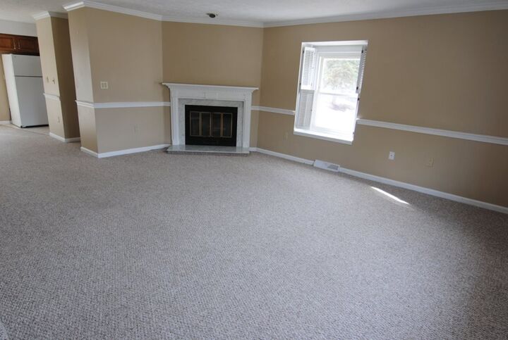 Property Photo: 17 Cadogan Way NH 03062