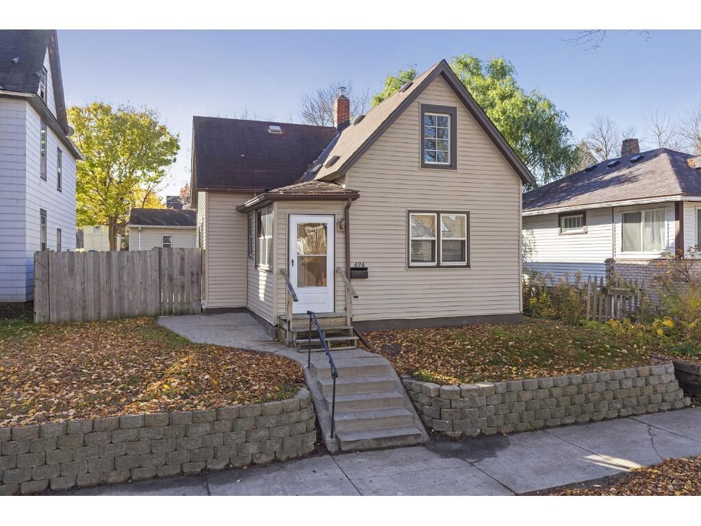 Property Photo: 696 Van Buren Avenue MN 55104