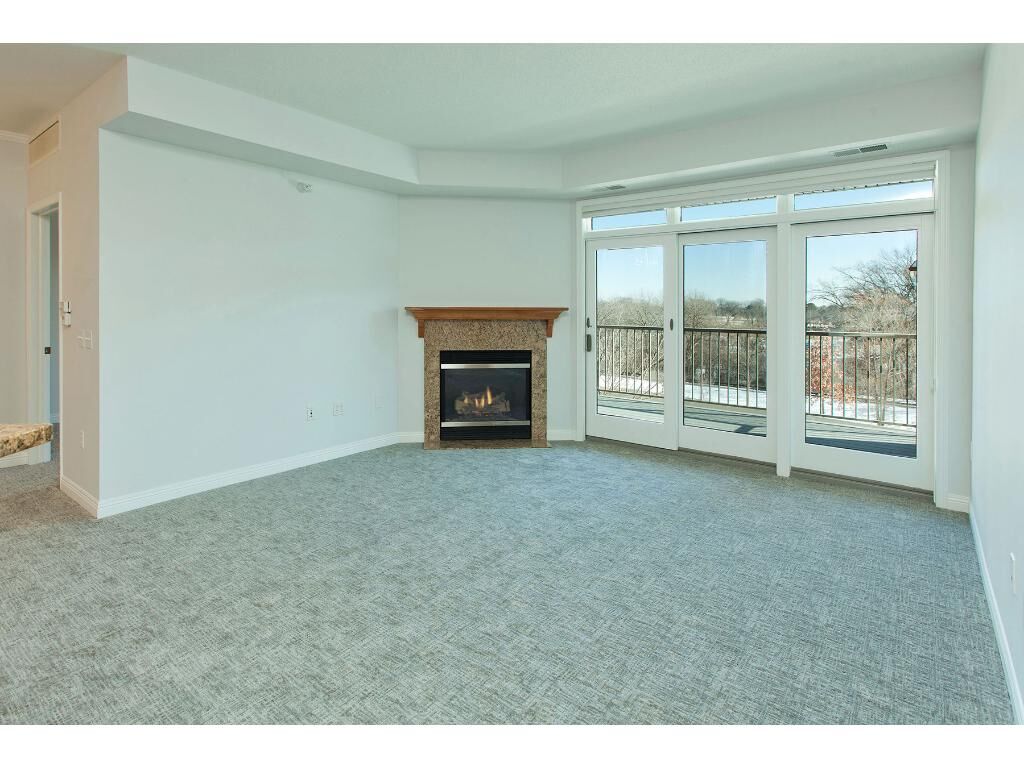 Property Photo:  5225 Grandview Square 211  MN 55436 
