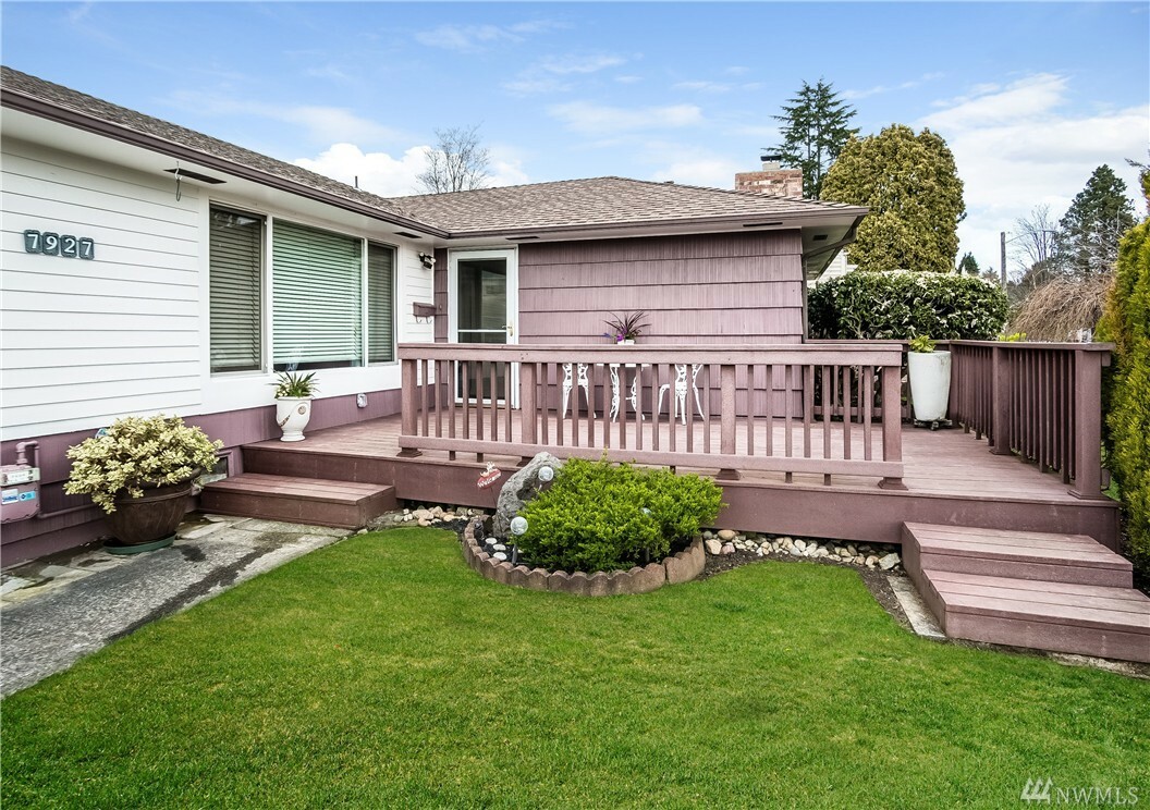 Property Photo:  7927 32nd Ave SW  WA 98126 