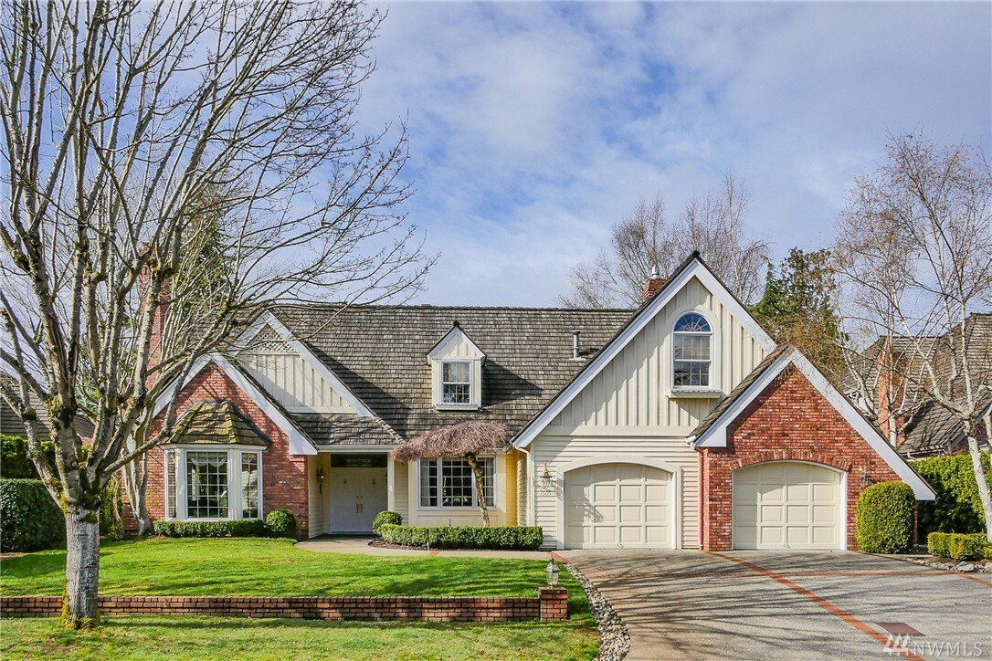 Property Photo: 7505 81st Place SE WA 98040