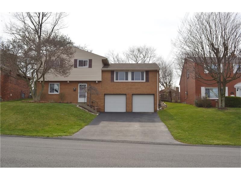 Property Photo: 1417 Raven Dr PA 15243