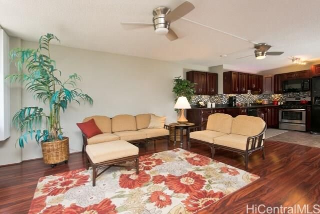 Property Photo:  430 Lewers Street 7B  HI 96815 