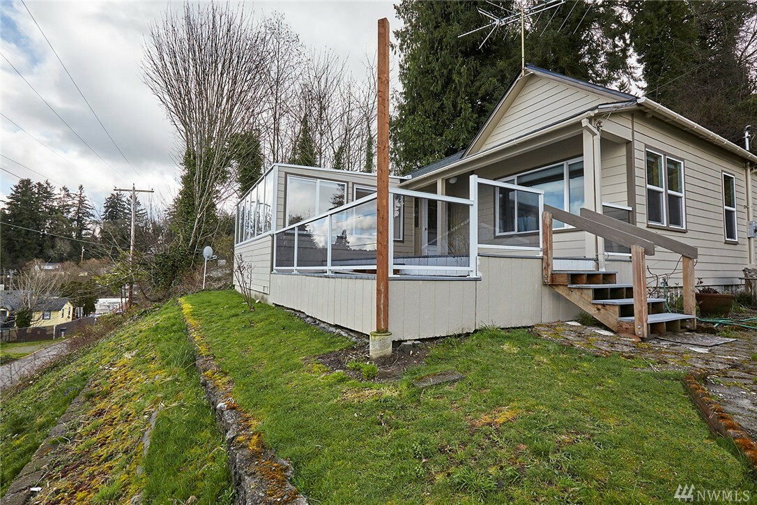 Property Photo:  1830 Lawrence St  WA 98366 