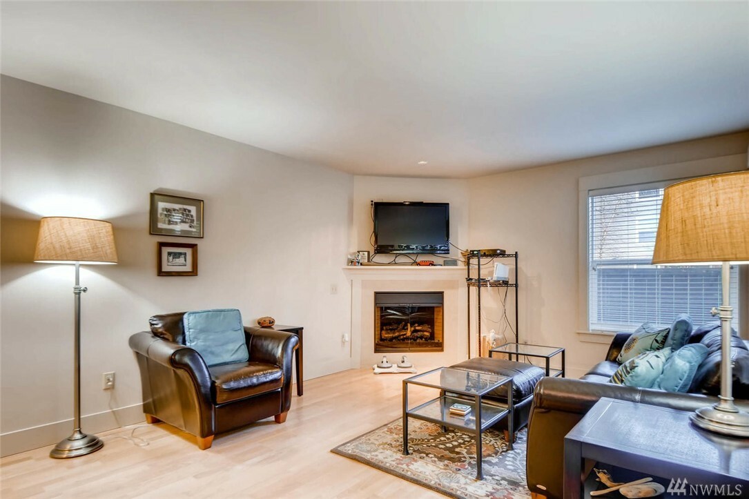 Property Photo: 23015 Edmonds Wy A102 WA 98020
