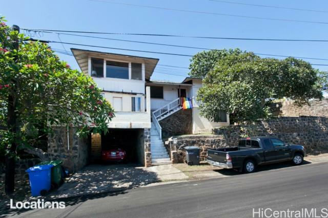 Property Photo:  2324 Makanani Drive  HI 96817 