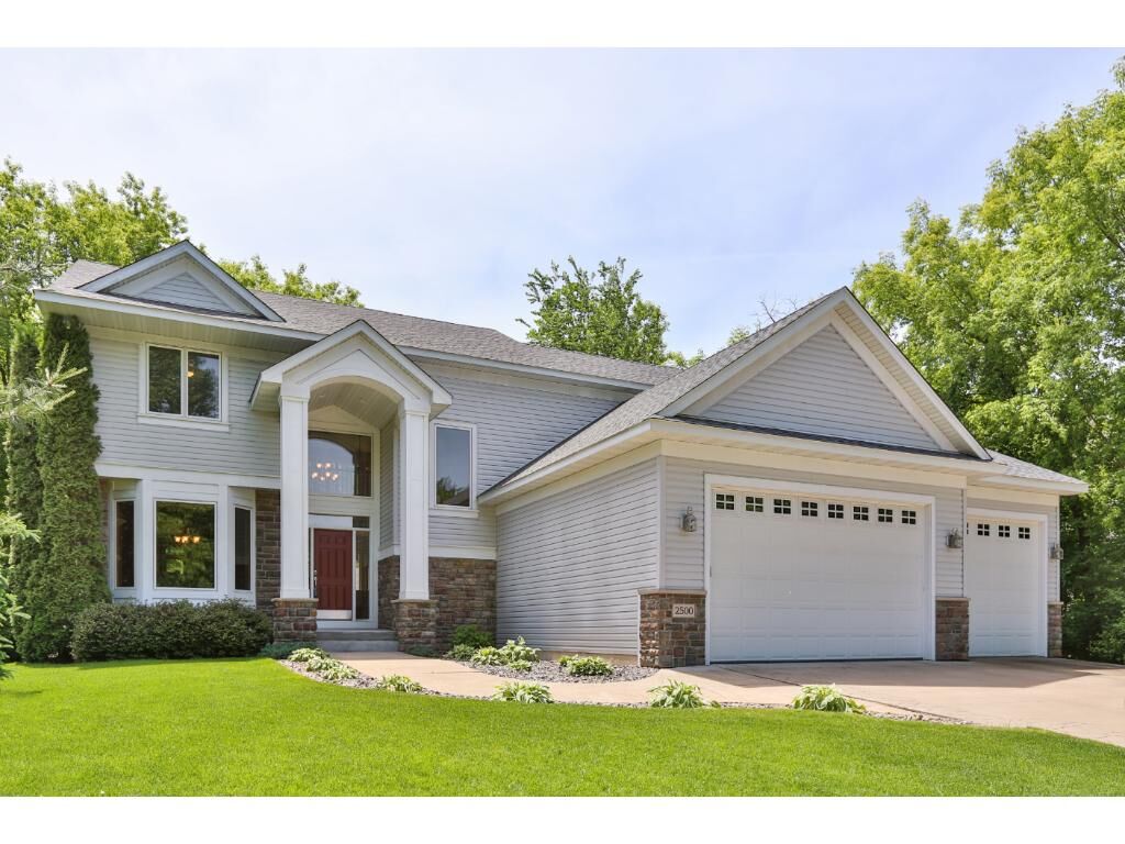 Property Photo:  2500 Meehan Drive  MN 55110 
