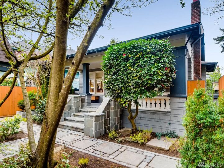 Property Photo:  1850  24th Avenue E  WA 98112 