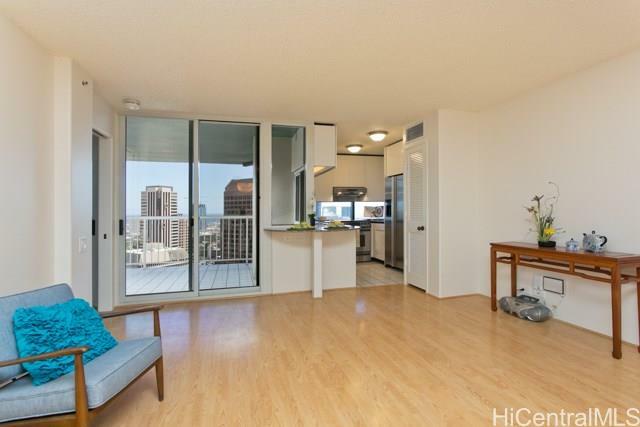 Property Photo:  1212 Nuuanu Avenue 3403  HI 96817 