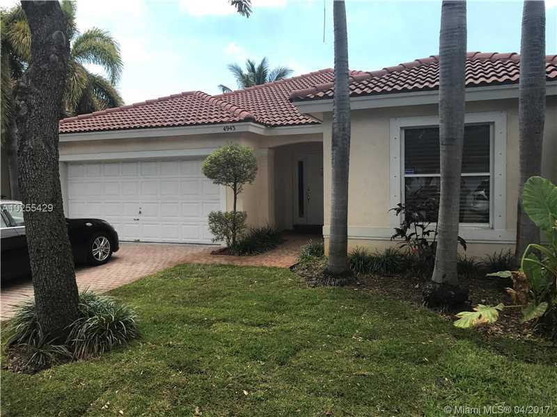 Property Photo:  4943 SW 32nd Way  FL 33312 