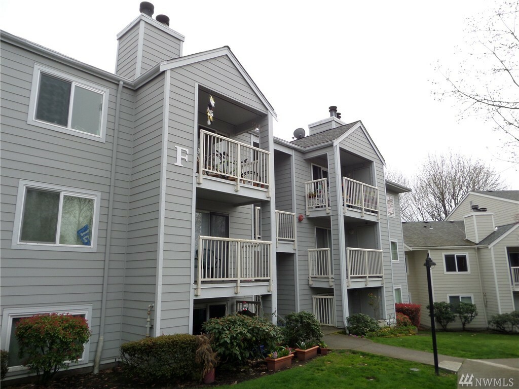 Property Photo:  975 Aberdeen Ave NE F406  WA 98056 