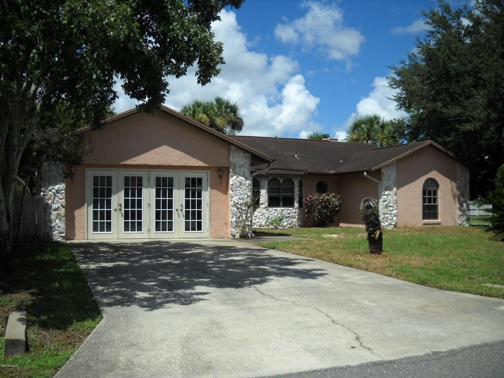 Property Photo:  5490 Holden Road  FL 32927 