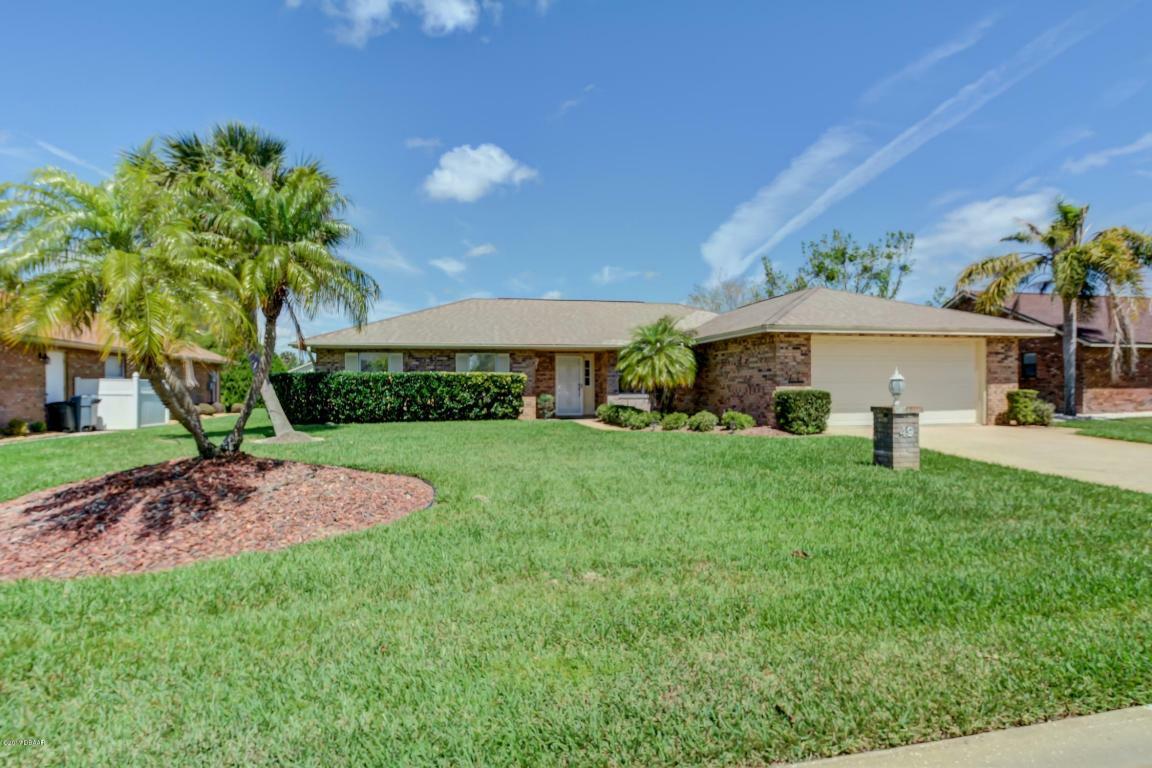 Property Photo: 49 Kingsley Circle FL 32174