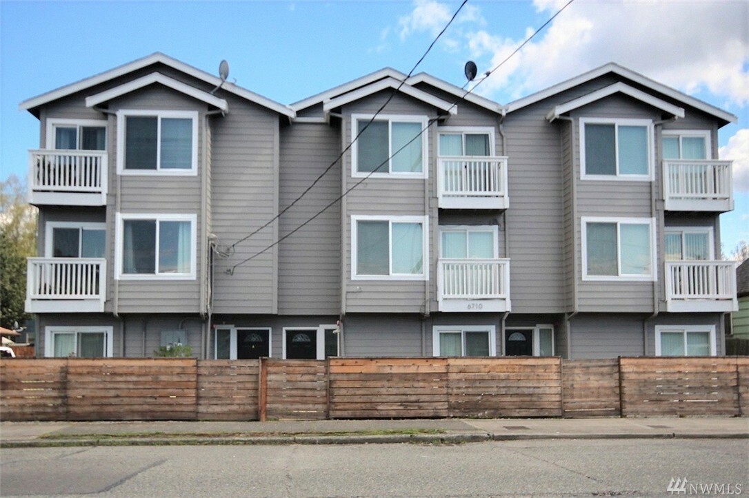 Property Photo:  6710 Carleton Ave S A,B,C  WA 98108 