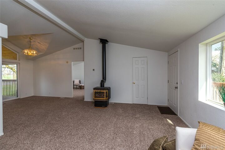 Property Photo:  8240 N Enterprise Rd  WA 98240 