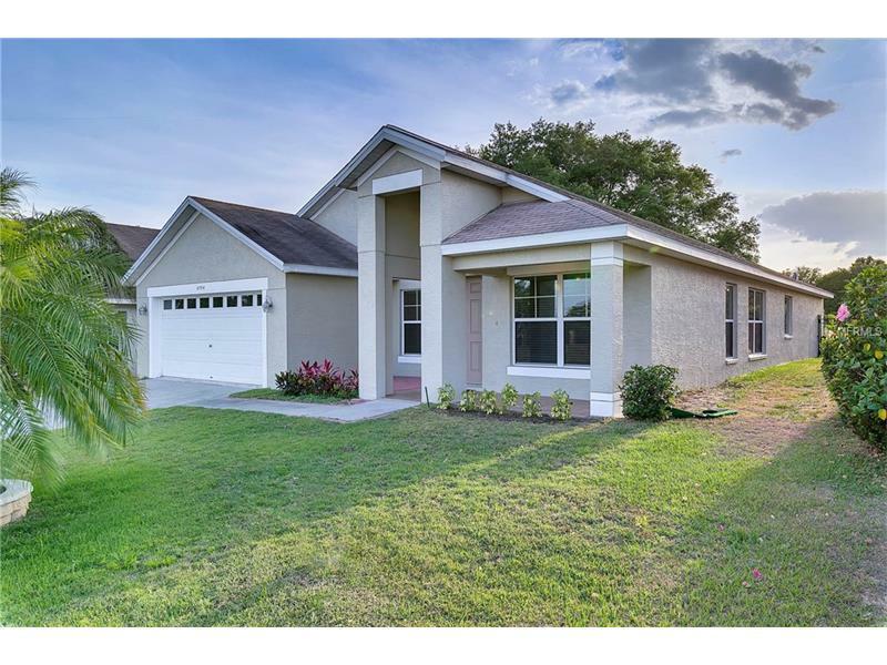 Property Photo:  2704 Rochelle Drive  FL 33881 