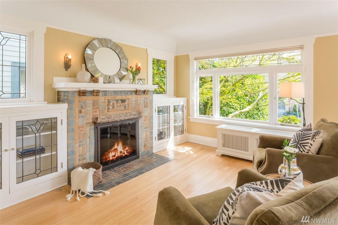 Property Photo: 2067 42nd Ave E WA 98112