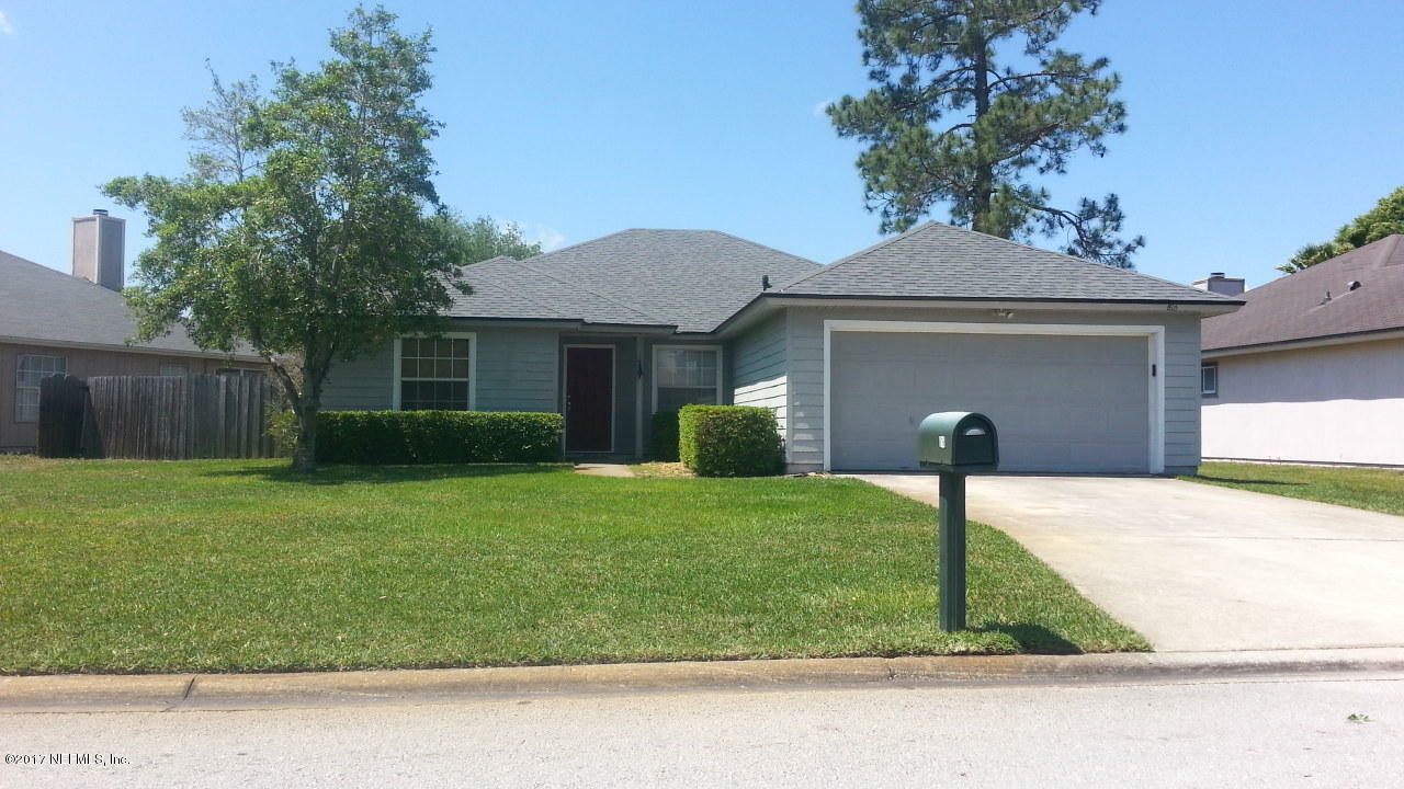 Property Photo: 816 Hickory Lakes Drive E FL 32225