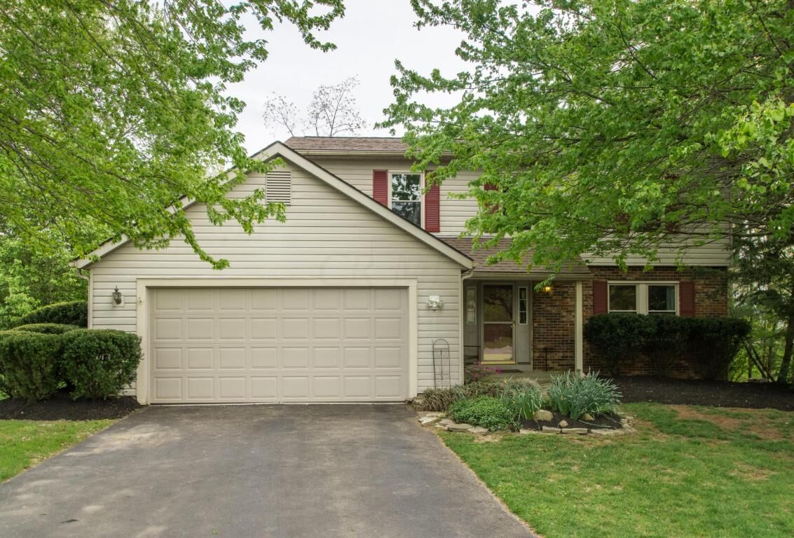 Property Photo: 27 Meadow View Court OH 43065