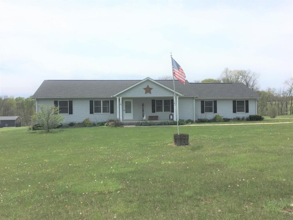 Property Photo:  4255 Township Road 121 NW  OH 43783 